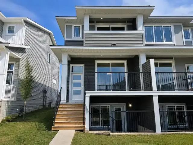 3 Bedroom Apartment Calgary AB 104876645