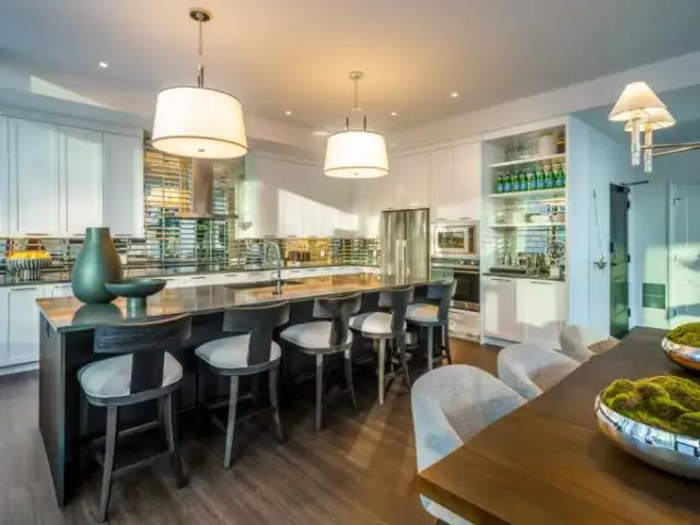 3 Bedroom Apartment Calgary AB 104887891
