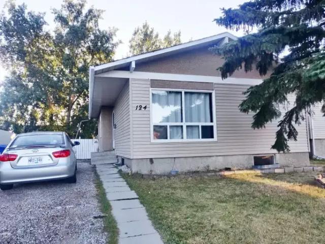 3 Bedroom Apartment Calgary AB 104888642