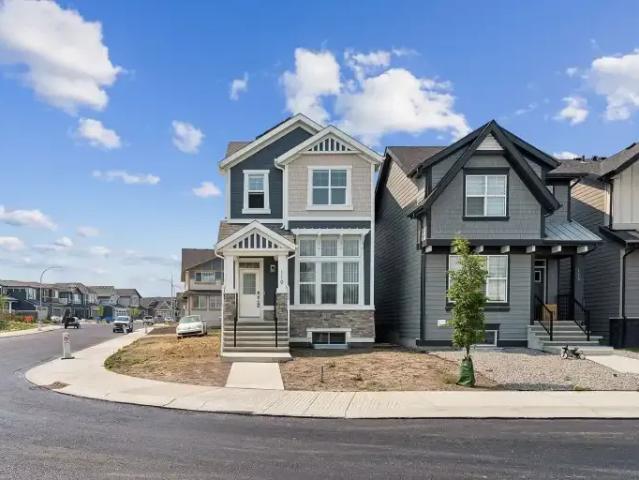 3 Bedroom Apartment Calgary AB 104940956