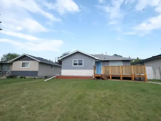 3 Bedroom Apartment Calgary AB 104957329
