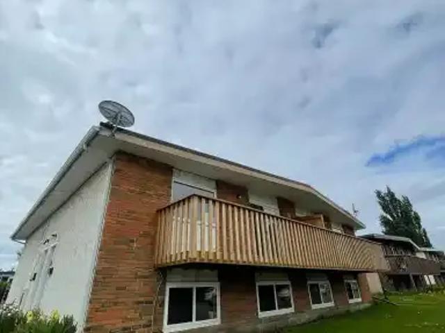 3 Bedroom Apartment Calgary AB 104957422