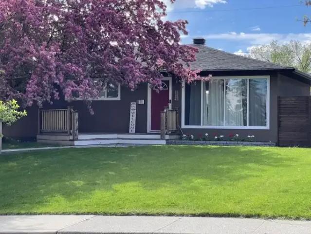3 Bedroom Apartment Calgary AB 104957585