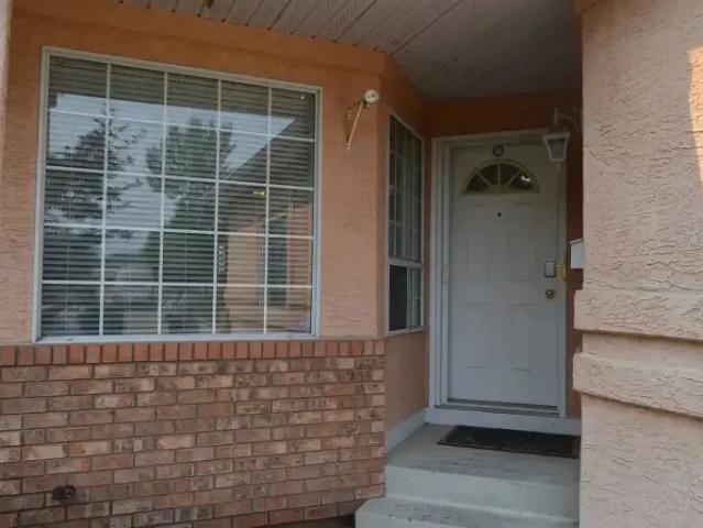 3 Bedroom Apartment Calgary AB 104985885
