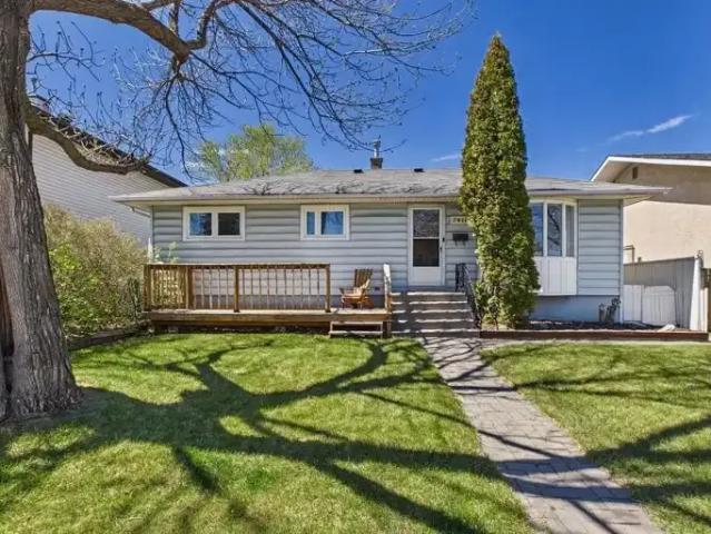 3 Bedroom Apartment Calgary AB 104985960