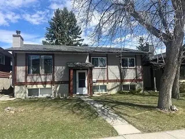 3 Bedroom Apartment Calgary AB 105100772