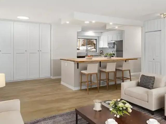 3 Bedroom Apartment Calgary AB 105110868