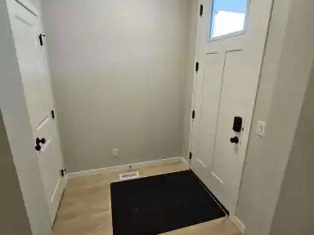 3 Bedroom Apartment Calgary AB 105135607