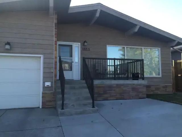3 Bedroom Apartment Calgary AB 105135809