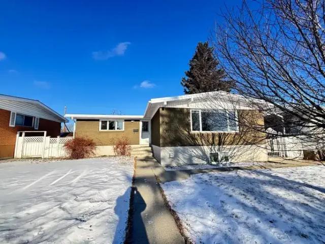 3 Bedroom Apartment Calgary AB 105226476