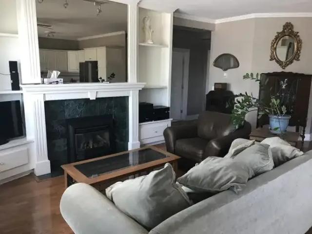 3 Bedroom Apartment Calgary AB 105226594