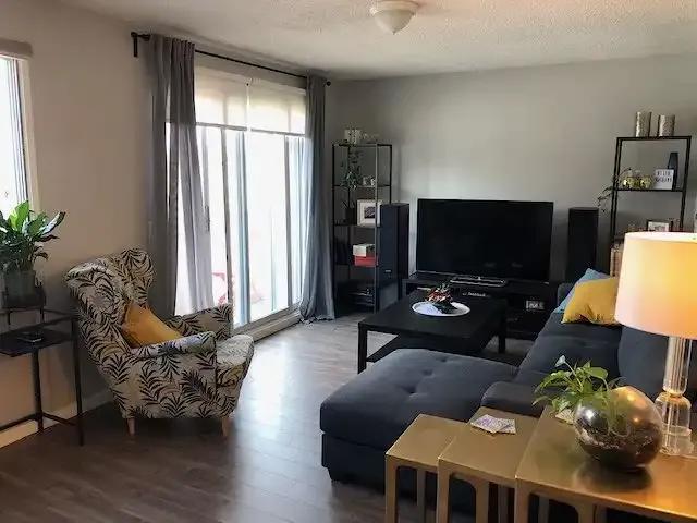 3 Bedroom Apartment Calgary AB 105248375