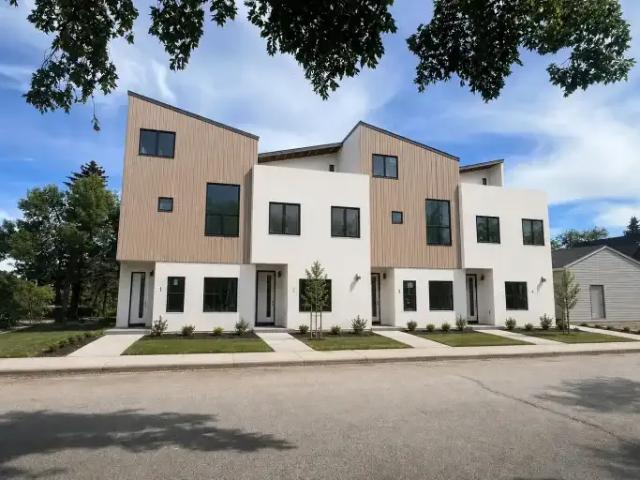 3 Bedroom Apartment Calgary AB 105281834