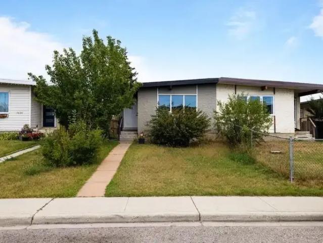 3 Bedroom Apartment Calgary AB 105377796