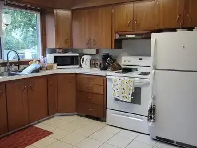 3 Bedroom Apartment Calgary AB 105378211