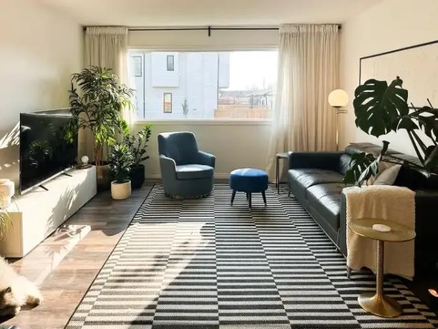 3 Bedroom Apartment Calgary AB 105410791