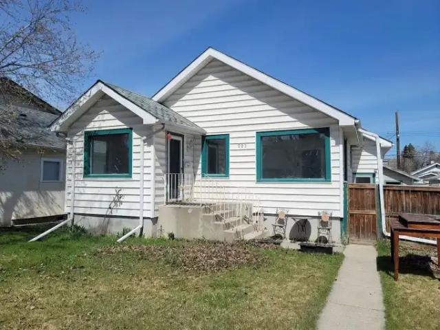 3 Bedroom Apartment Calgary AB 105486406