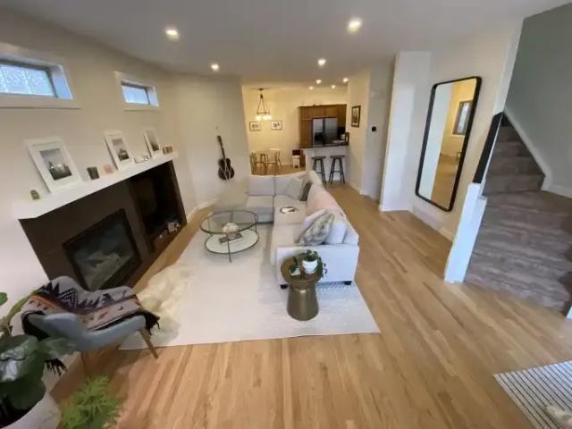 3 Bedroom Apartment Calgary AB 105526369