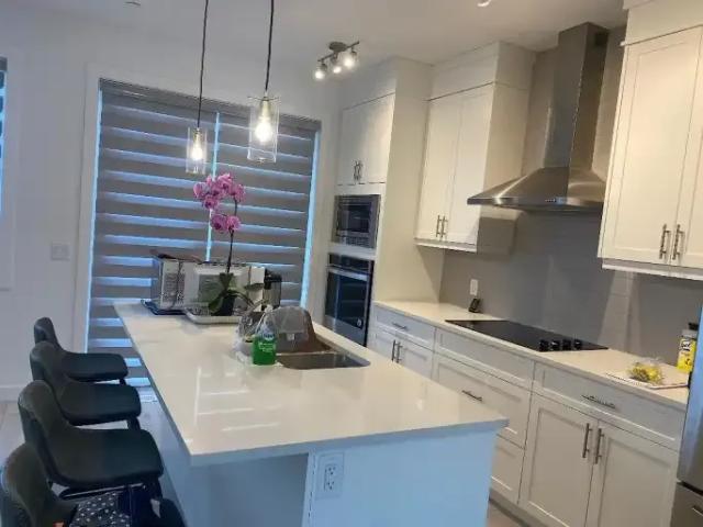 3 Bedroom Apartment Calgary AB 105554461