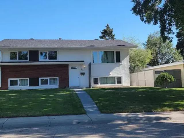 3 Bedroom Apartment Calgary AB 105565507
