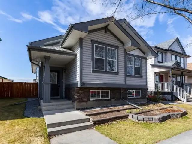 3 Bedroom Apartment Calgary AB 105580843