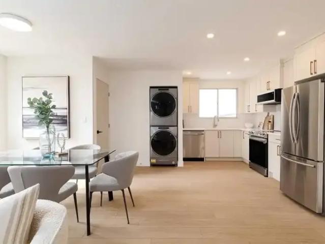 3 Bedroom Apartment Calgary AB 105601938