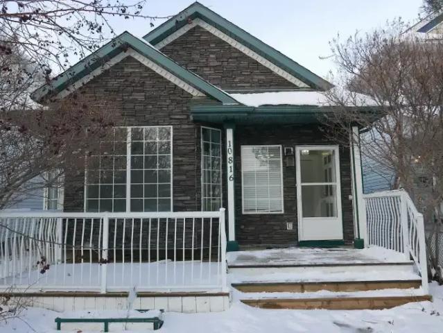 3 Bedroom Apartment Calgary AB 105674797