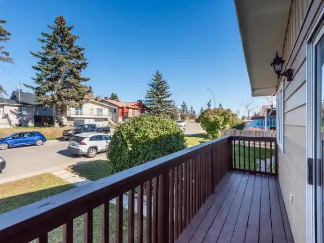 3 Bedroom Apartment Calgary AB 106044627