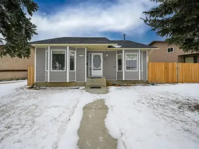 3 Bedroom Apartment Calgary AB 102883506