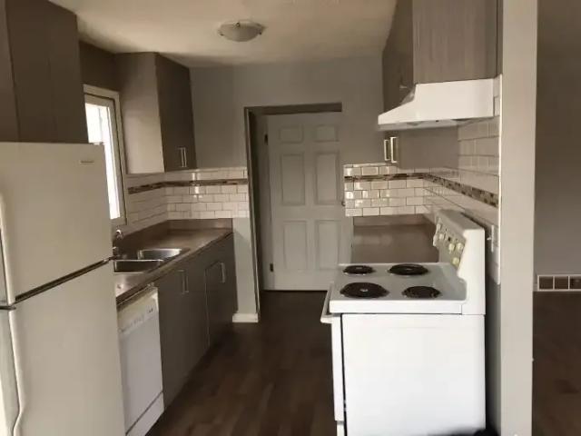 3 Bedroom Apartment Calgary AB 103574546