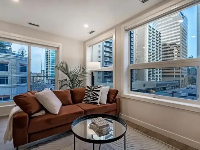 3 Bedroom Apartment Calgary AB 88179632