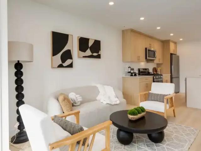 3 Bedroom Apartment Calgary AB LS105704154