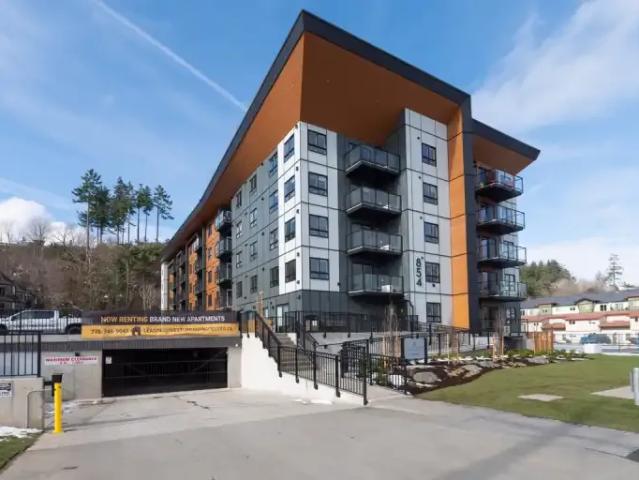 3 Bedroom Apartment Campbell River BC 104985243
