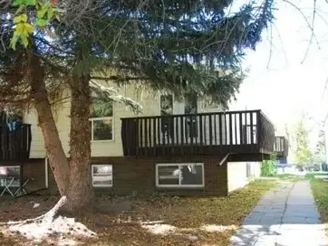 3 Bedroom Apartment Camrose AB 104470740
