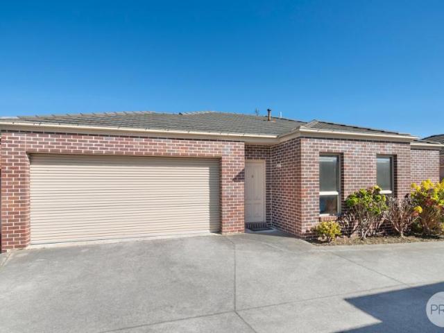 3 Bedroom Apartment CANADIAN VIC 105944270