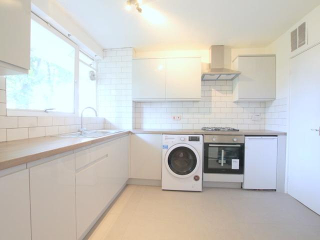 3 Bedroom Apartment, Carlton Drive, Putney