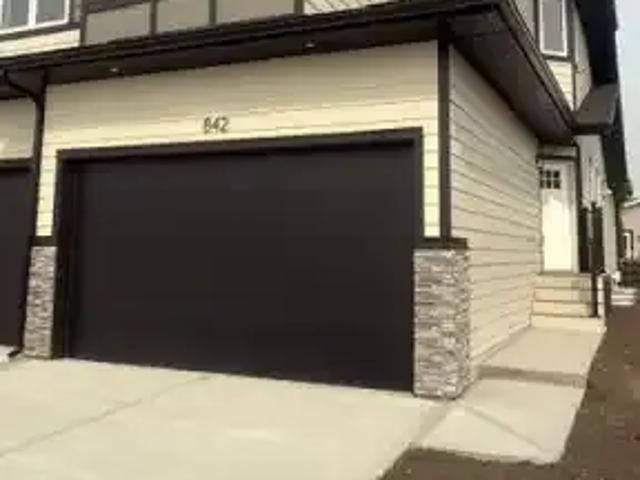 3 Bedroom Apartment Carstairs AB 106181328