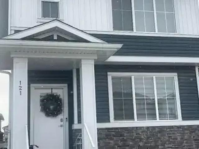 3 Bedroom Apartment Chestermere AB 104957320