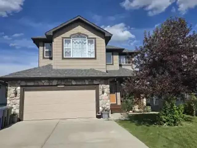 3 Bedroom Apartment Chestermere AB 104972781