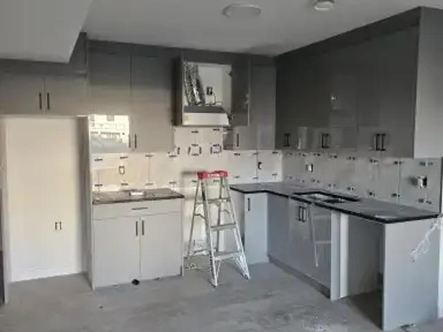 3 Bedroom Apartment Chestermere AB 105526063