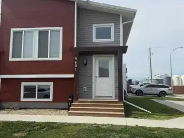 3 Bedroom Apartment Clairmont AB 104842111
