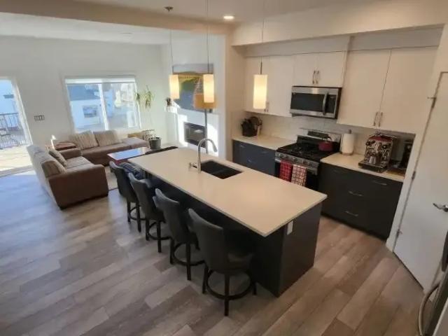 3 Bedroom Apartment Cochrane AB LS104956632