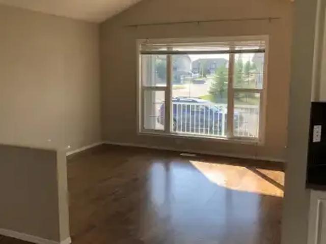 3 Bedroom Apartment Cochrane AB LS105047201