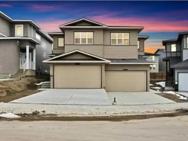3 Bedroom Apartment Cochrane AB 105087876