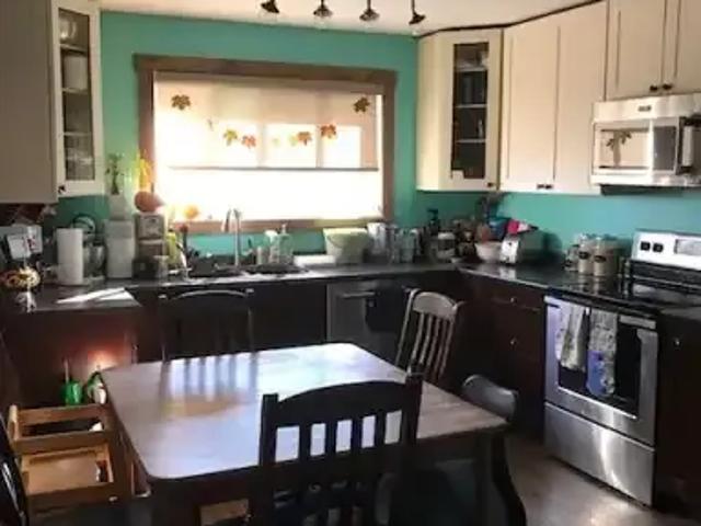 3 Bedroom Apartment Cochrane AB 105282036