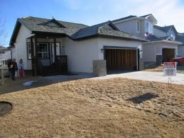 3 Bedroom Apartment Cochrane AB 105623619
