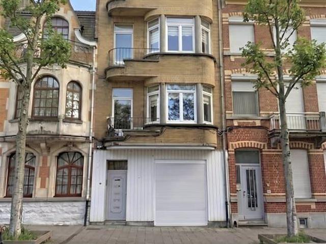 3 bedroom apartment COLOCATION OK