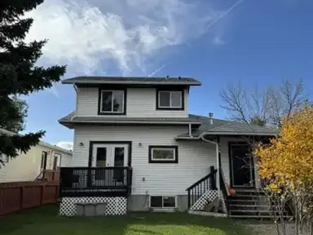 3 Bedroom Apartment Diamond Valley AB 105923515