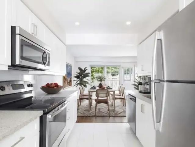 3 Bedroom Apartment Etobicoke ON 105149819