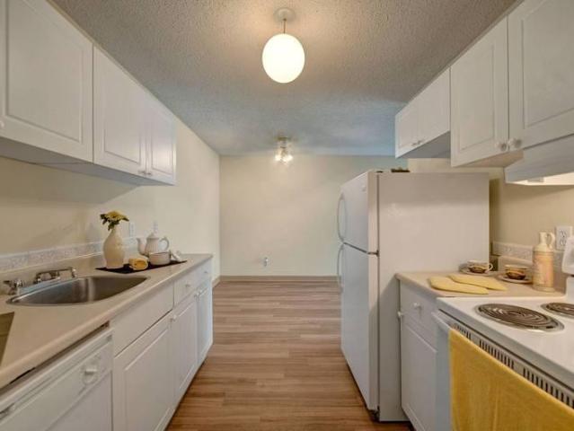 3 Bedroom Apartment Edmonton AB LS96246801